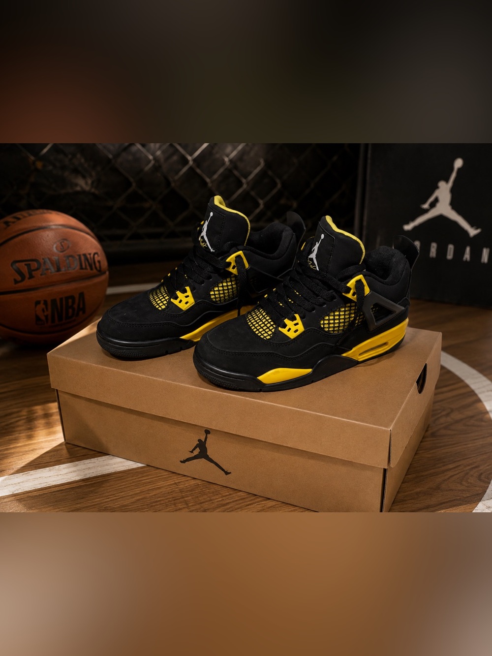 Air Jordan 4 Retro “Thunder” Black/Yellow youth sneakers Size 6.5 (no shoe box)